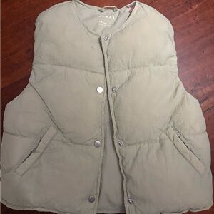Zara Sage Green Lightweight Puffer Vest